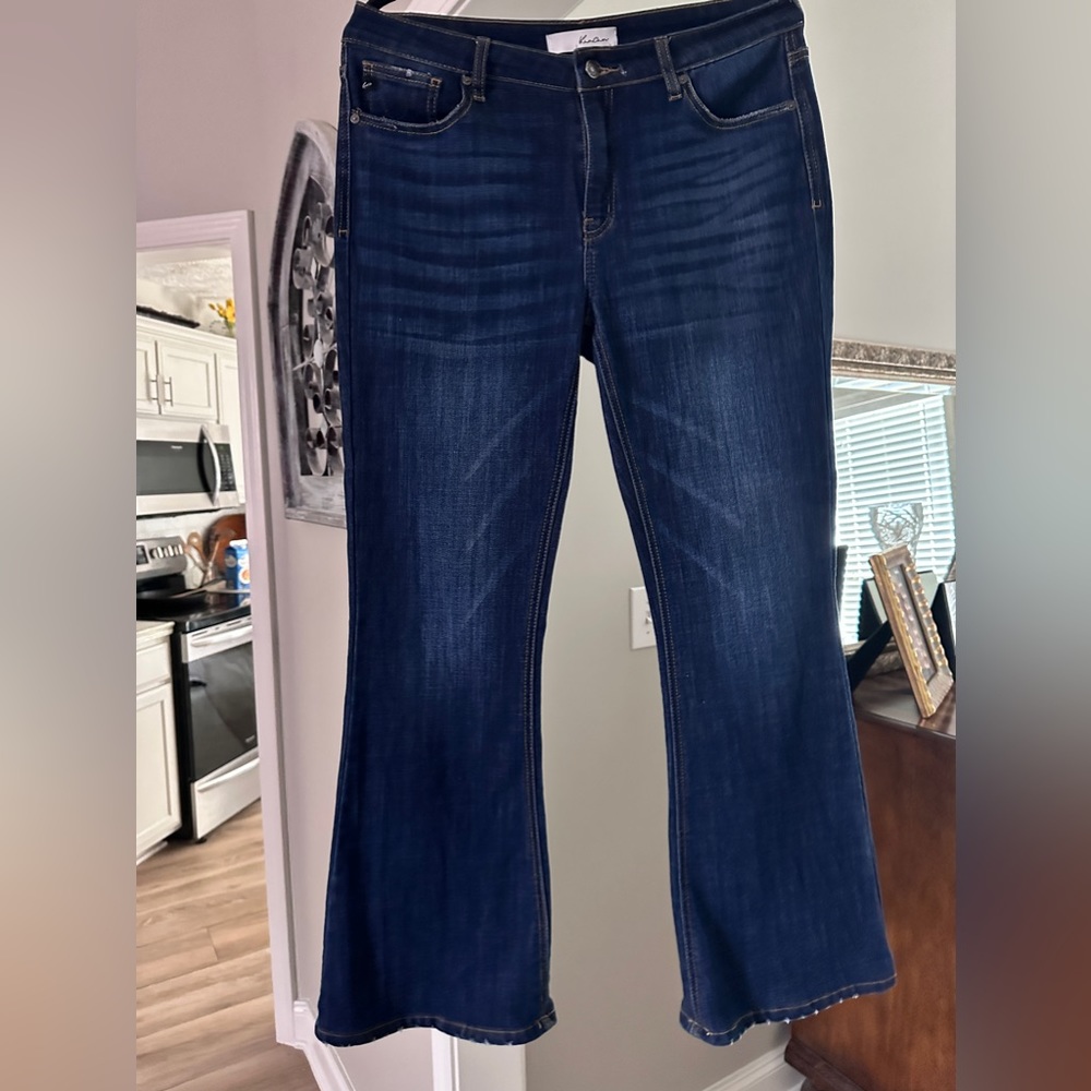 KanCan Dark Wash Mid Rise Flared Fit Denim Jeans (Like New) Size 13/30